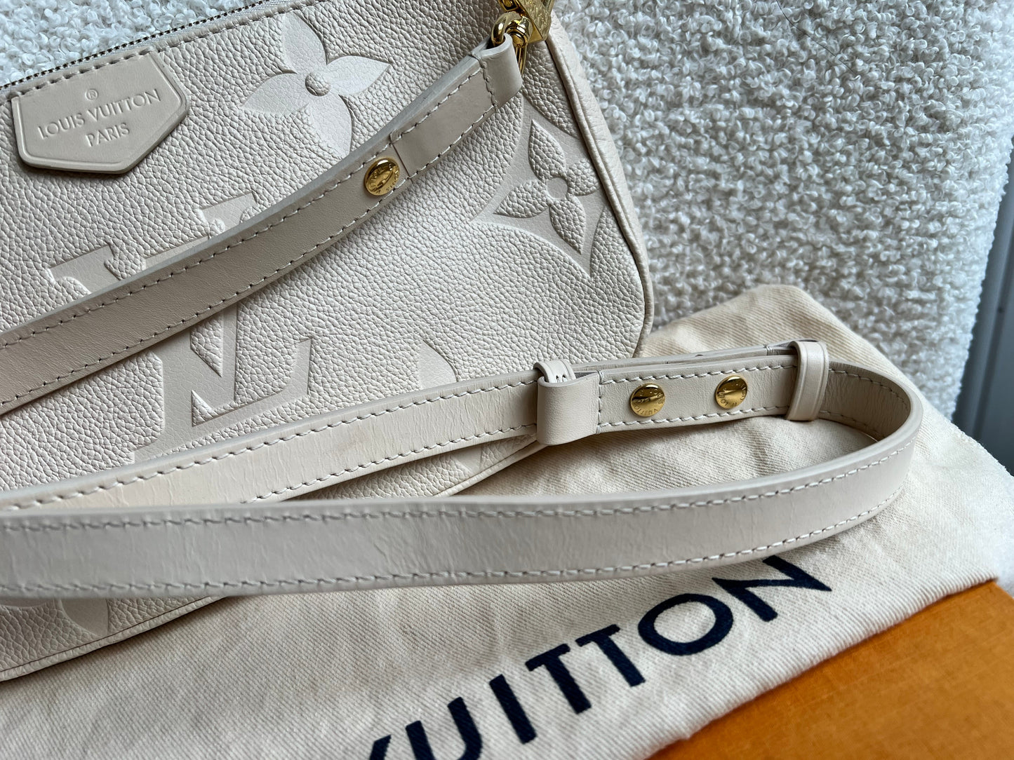 Louis Vuitton Multi Pochette Accessoires Creme Empreinte (RRP £2140)