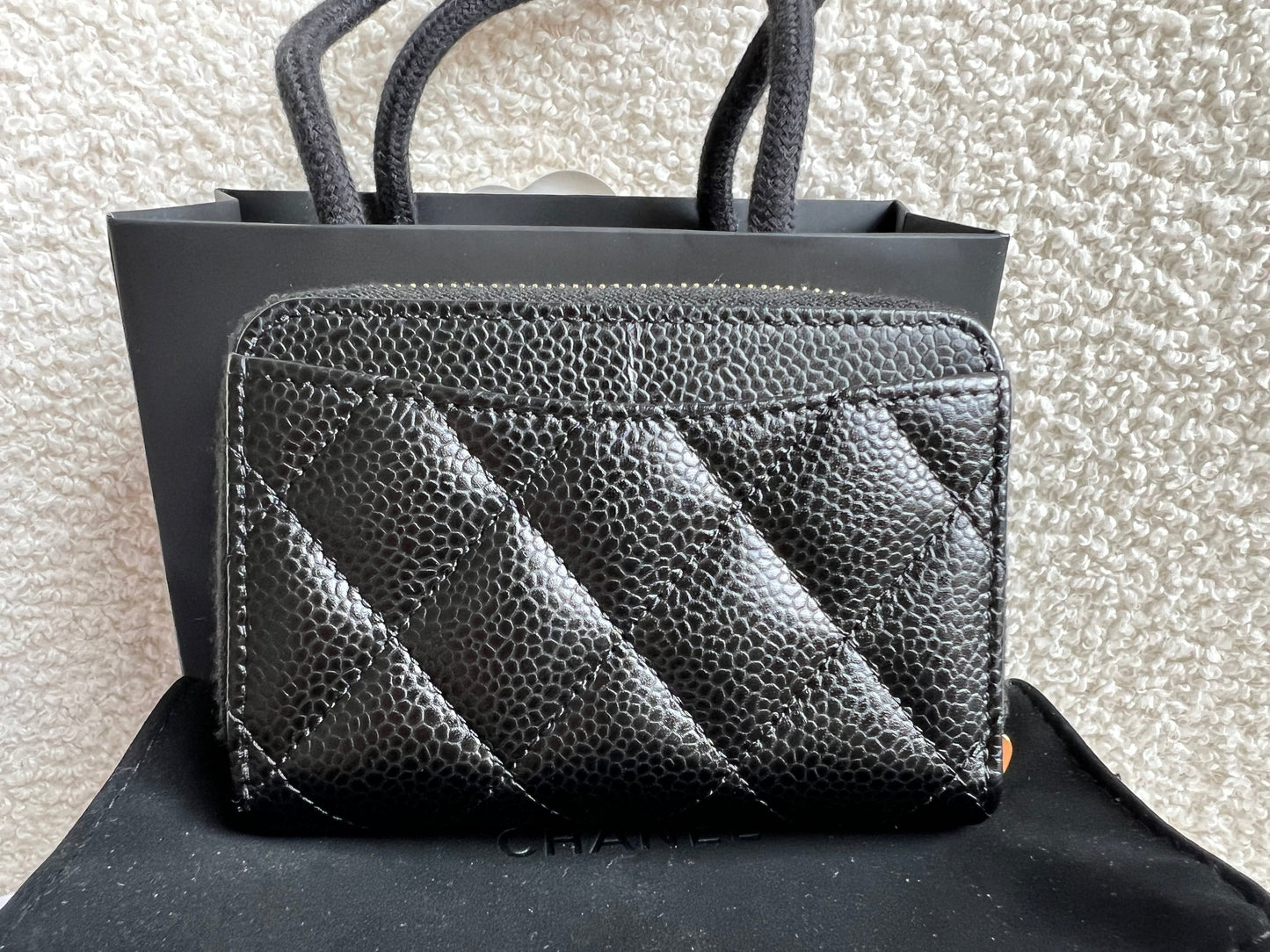 Chanel Black Quilted Caviar Zip Round Purse with Gold Hardware (RRP £550)