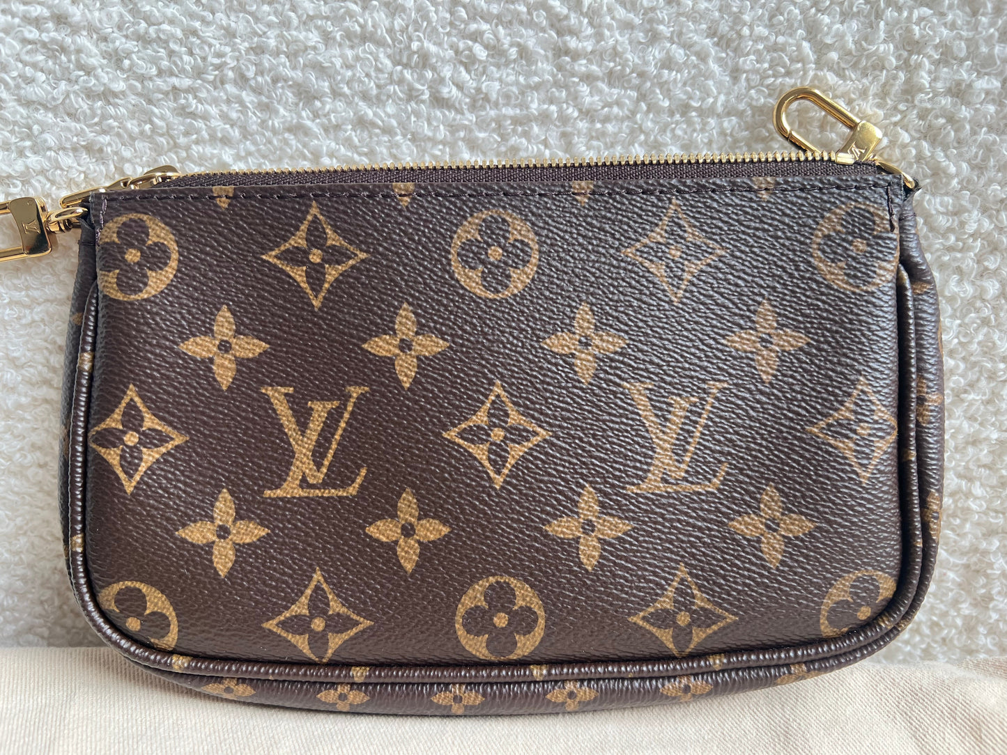 Louis Vuitton Multi Pochette Accessoires Khaki (RRP £2030)