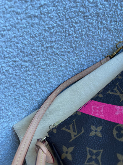 Louis Vuitton Pochette Accessoires Grenade Monogram V