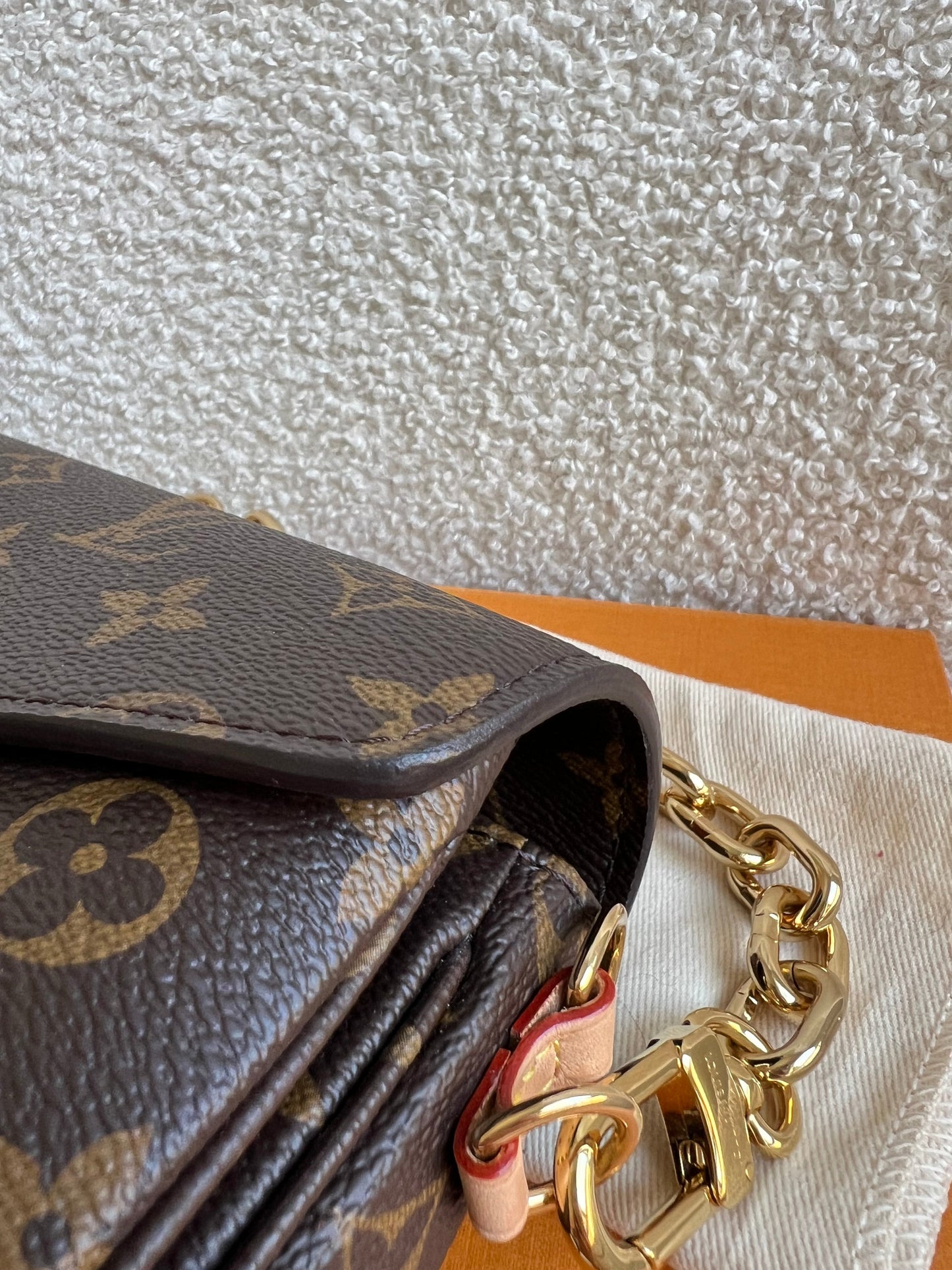Louis Vuitton Pochette Metis East West Monogram (RRP £2,270)