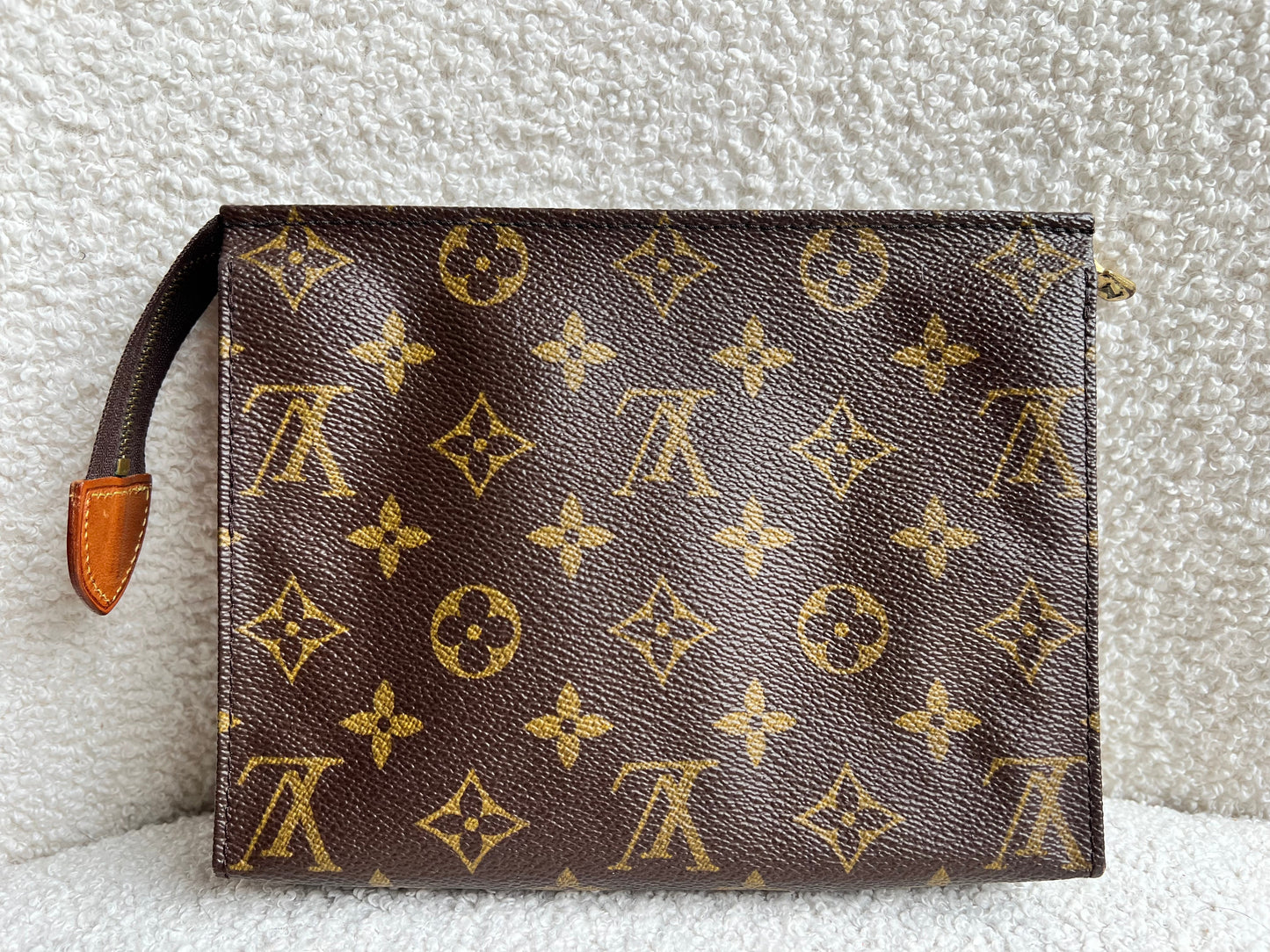 Louis Vuitton Toiletry Pouch 19 Monogram