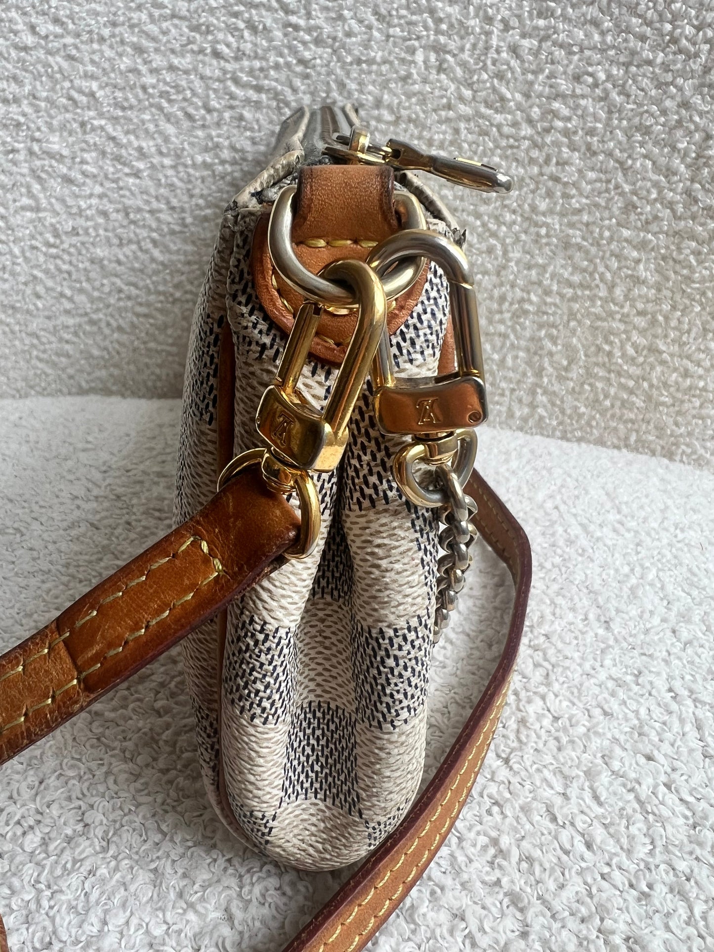 Louis Vuitton Eva Clutch Damier Azur