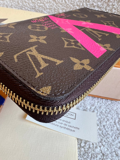 Louis Vuitton Zippy Wallet in Grenade Monogram V
