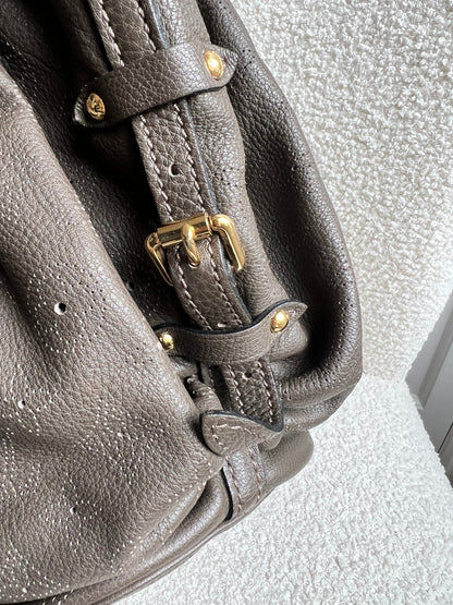 Louis Vuitton Gris Pearl Monogram Mahina Leather L Bag