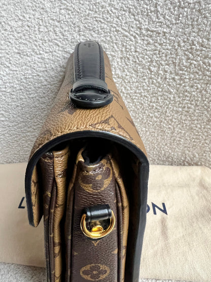 Louis Vuitton Pochette Metis Reverse Monogram (RRP £2,020)