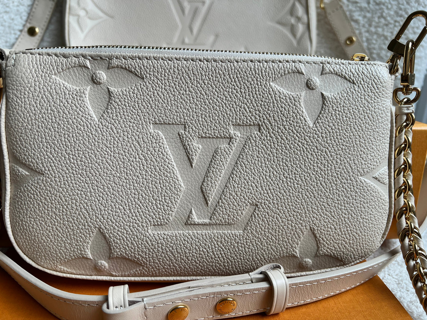 Louis Vuitton Multi Pochette Accessoires Creme Empreinte (RRP £2140)