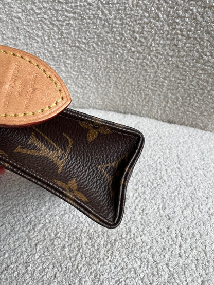 Louis Vuitton Toiletry Pouch 15 Monogram