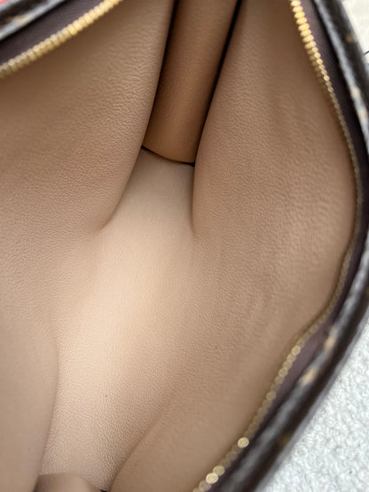 Louis Vuitton Toiletry Pouch 26 Monogram