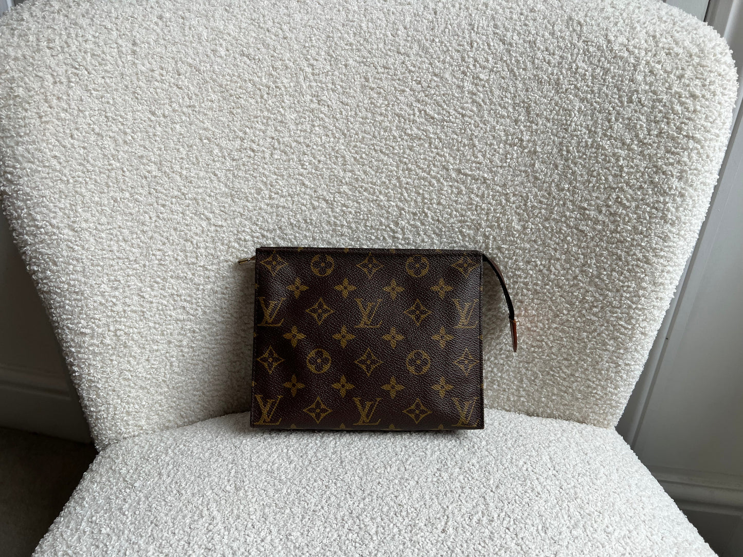 Louis Vuitton Toiletry Pouch 19 Monogram