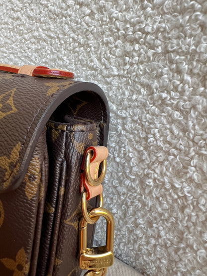 Louis Vuitton Pochette Metis East West Monogram (RRP £2,270)