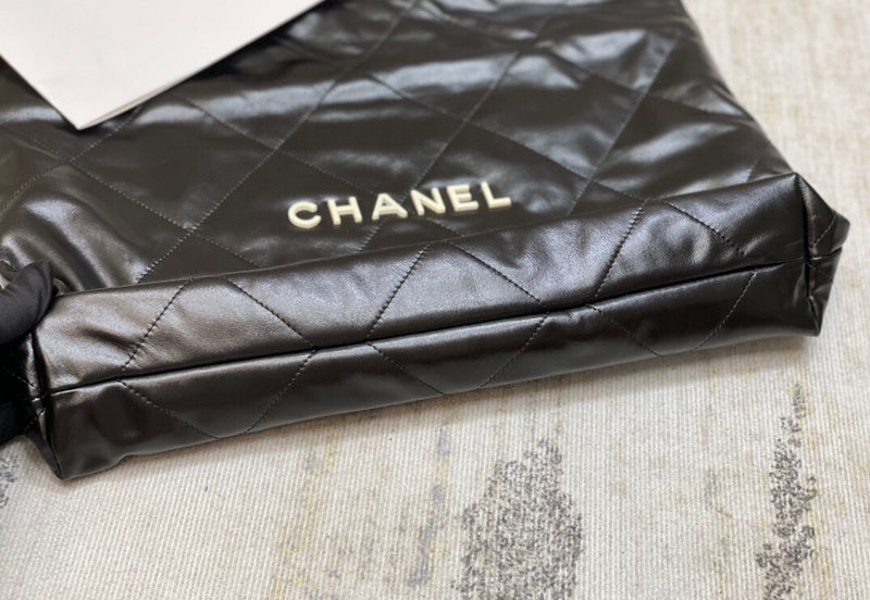Chanel Luxury Handbag Style 305