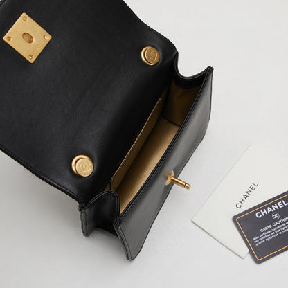 Chanel Luxury Handbag Style 641