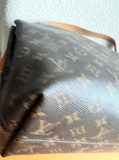 Louis Vuitton Graceful MM Monogram (RRP £1,420)