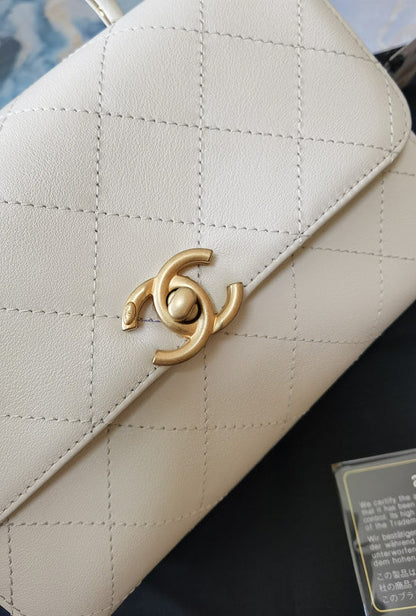 Chanel Luxury Handbag Style 634