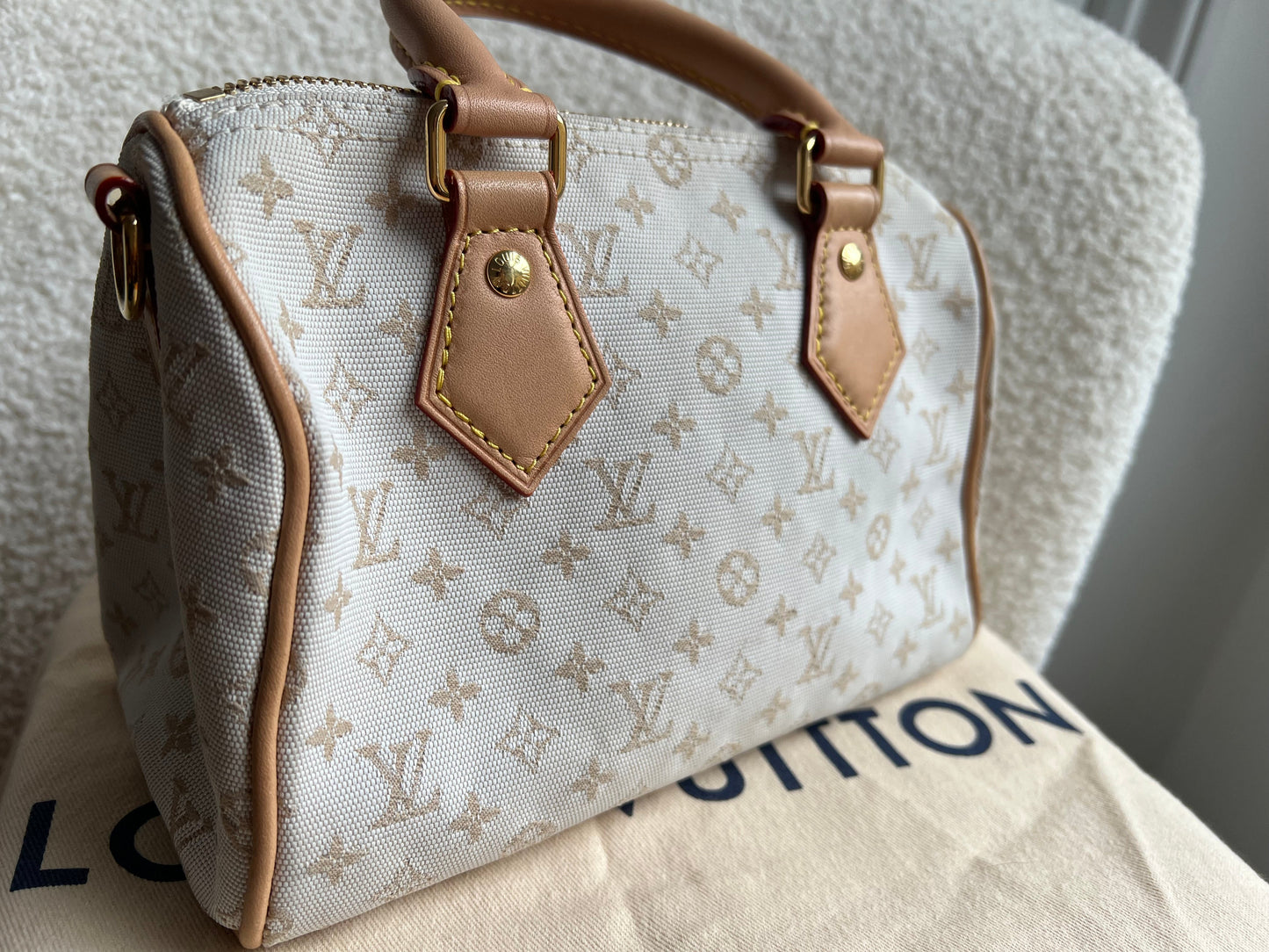 Louis Vuitton Speedy Bandouliere 20 Mastic Cream (£2420)