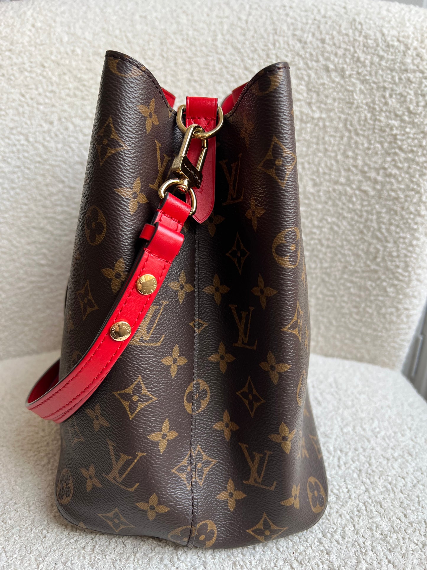 Louis Vuitton Neo Noe Monogram Coquelicot (RRP £1,790)