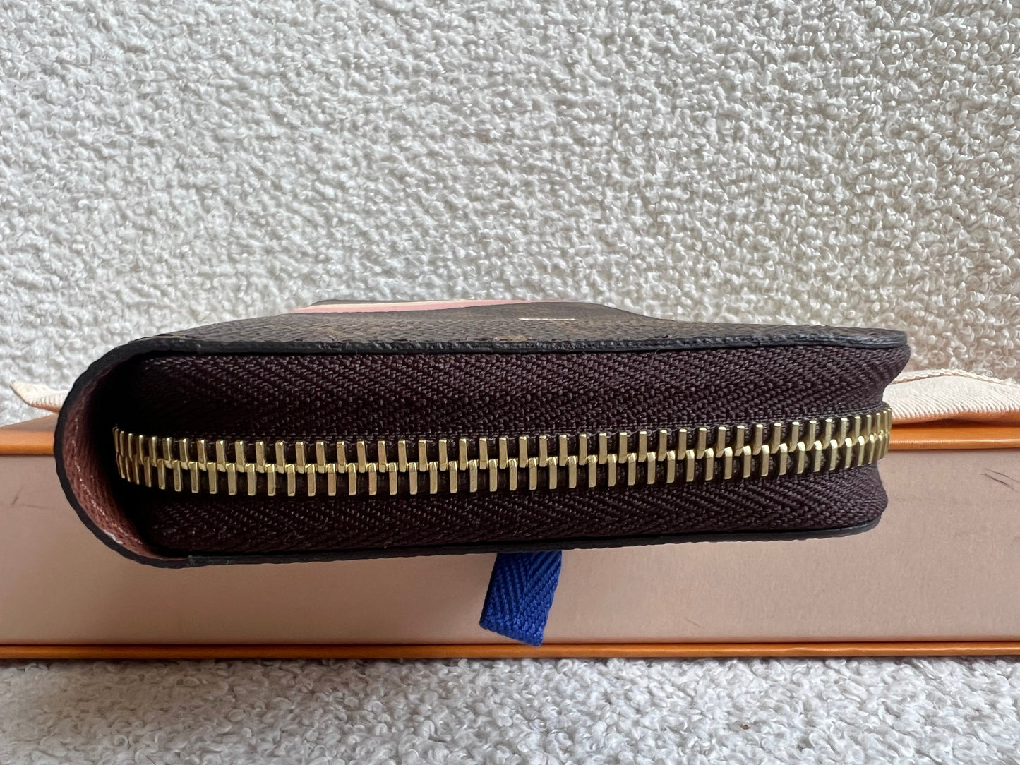 Louis Vuitton Personalised “LG” Zippy Wallet in Monogram (RRP £590)