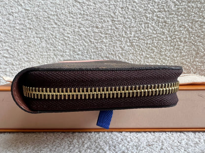 Louis Vuitton Personalised “LG” Zippy Wallet in Monogram (RRP £590)