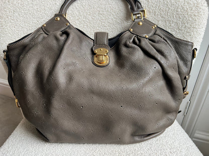 Louis Vuitton Gris Pearl Monogram Mahina Leather L Bag