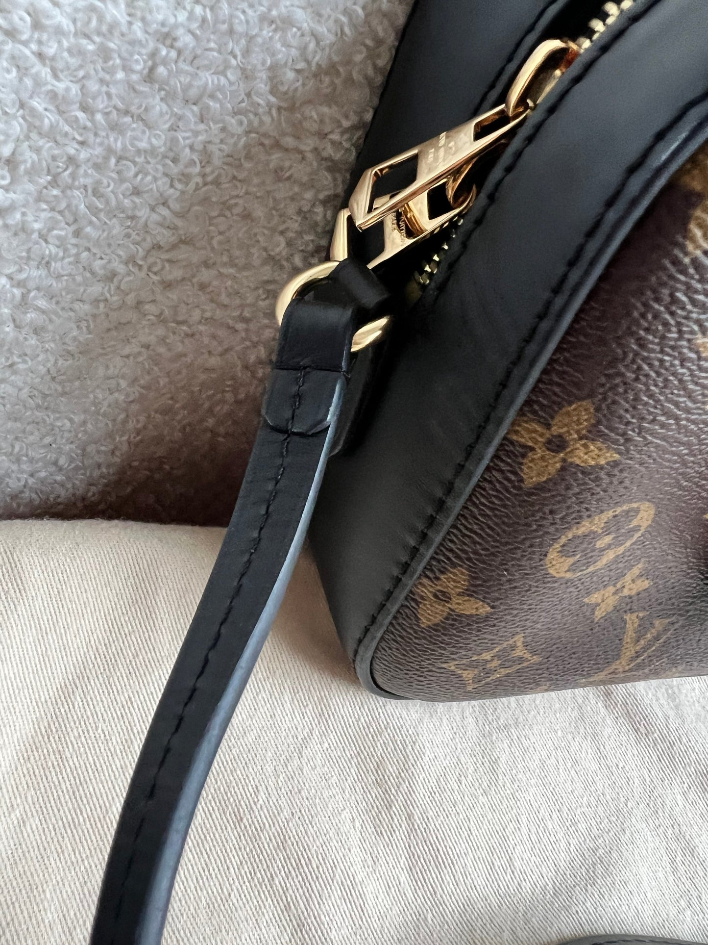Louis Vuitton Saintonge Black and Monogram