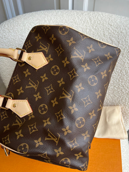 Louis Vuitton Speedy 25 Bandouliere Monogram (RRP £1,470)
