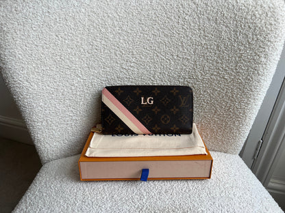 Louis Vuitton Personalised “LG” Zippy Wallet in Monogram (RRP £590)