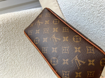 Louis Vuitton Dauphine Hobo PM (RRP £2190)