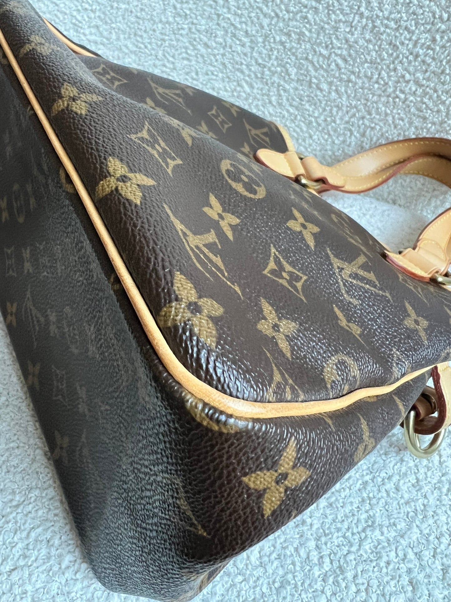 Louis Vuitton Batignolles in Monogram Canvas