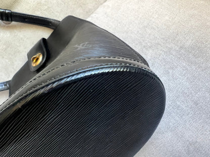 Louis Vuitton Vintage Black Epi Leather Cluny