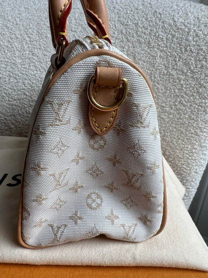 Louis Vuitton Speedy Bandouliere 20 Mastic Cream (£2420)
