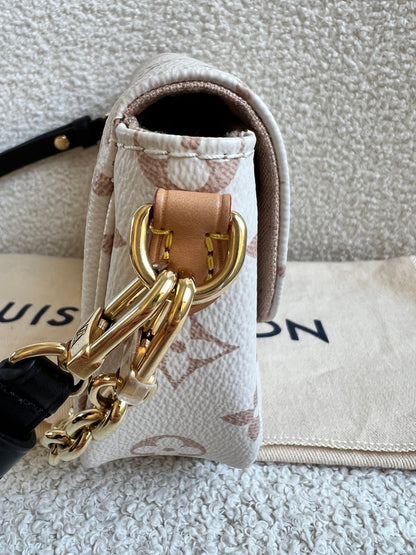 Louis Vuitton Ivy Wallet on Chain Bag Bicolour Monogram Dune Canvas (RRP £1400)