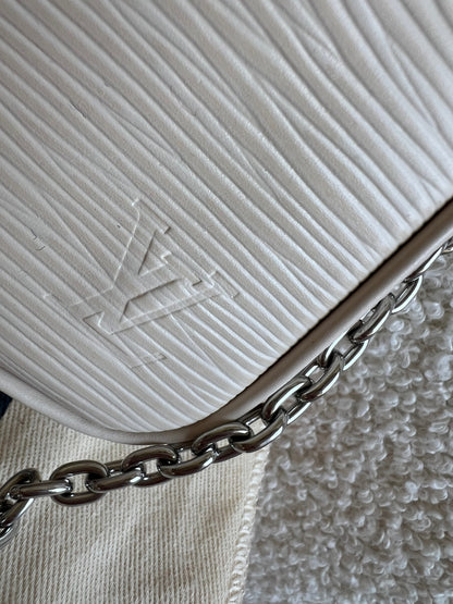 Louis Vuitton Easy Pouch Creme Epi (RRP £1320)