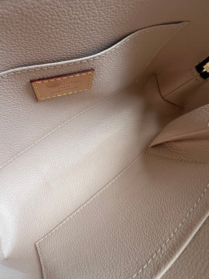 Louis Vuitton Cosmetic Pouch GM Monogram (RRP £495)