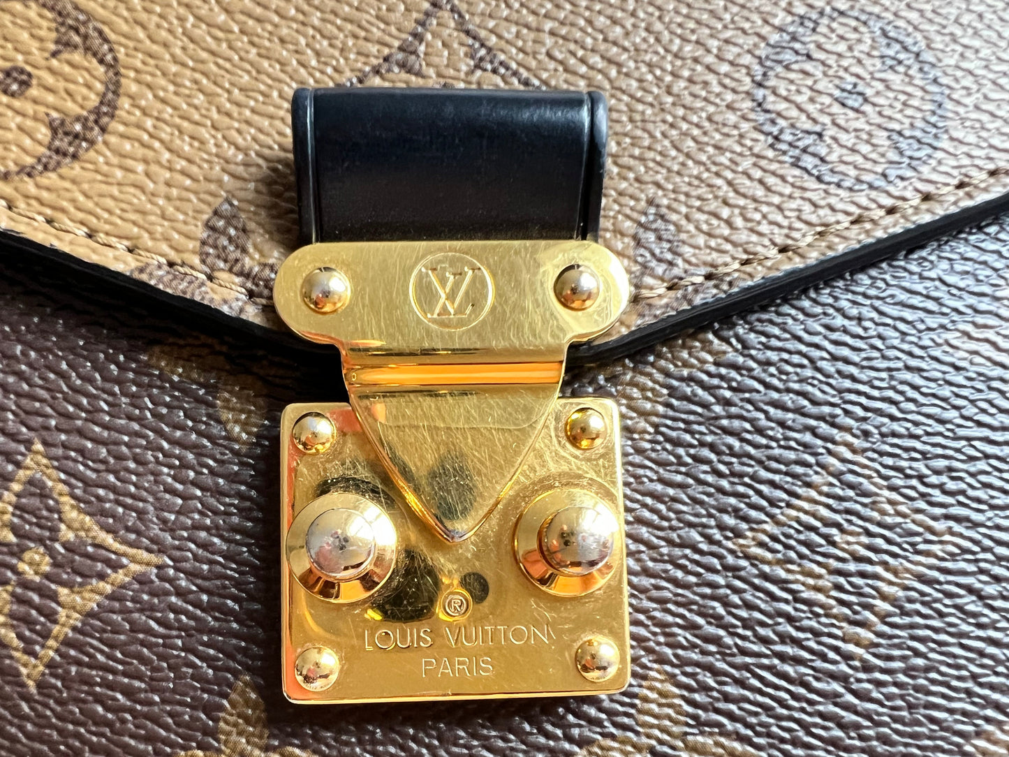 Louis Vuitton Pochette Metis Reverse Monogram (RRP £2,020)