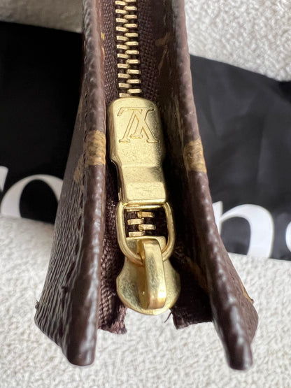 Louis Vuitton Toiletry Pouch 26 Monogram