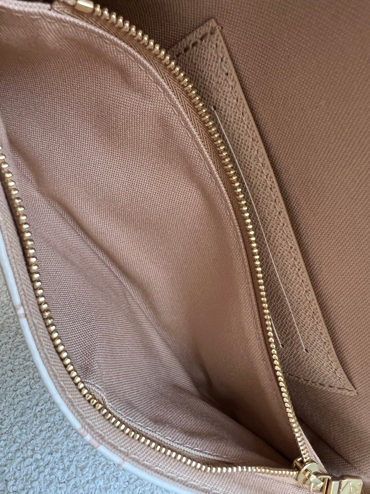 Louis Vuitton Ivy Wallet on Chain Bag Bicolour Monogram Dune Canvas (RRP £1400)