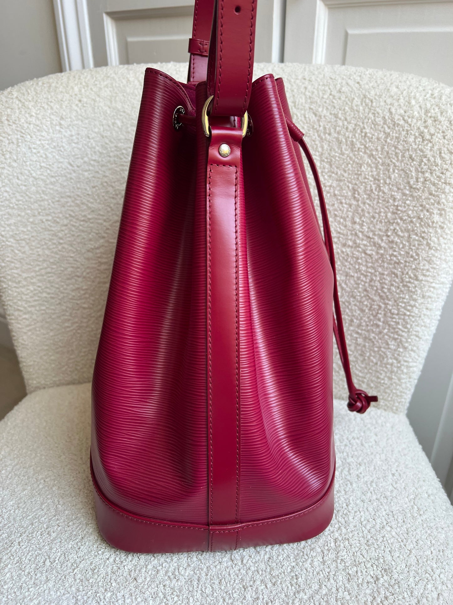 Louis Vuitton Fuchsia Epi Noe GM Bucket Bag