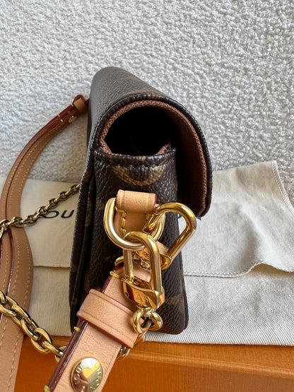 Louis Vuitton Ivy Wallet on Chain Bag Monogram Canvas (RRP £1,370)