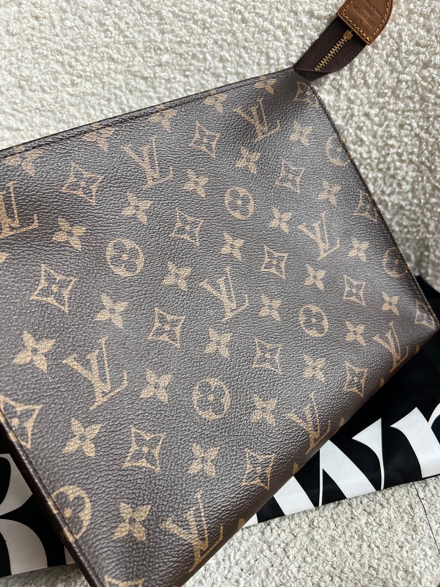 Louis Vuitton Toiletry Pouch 26 Monogram