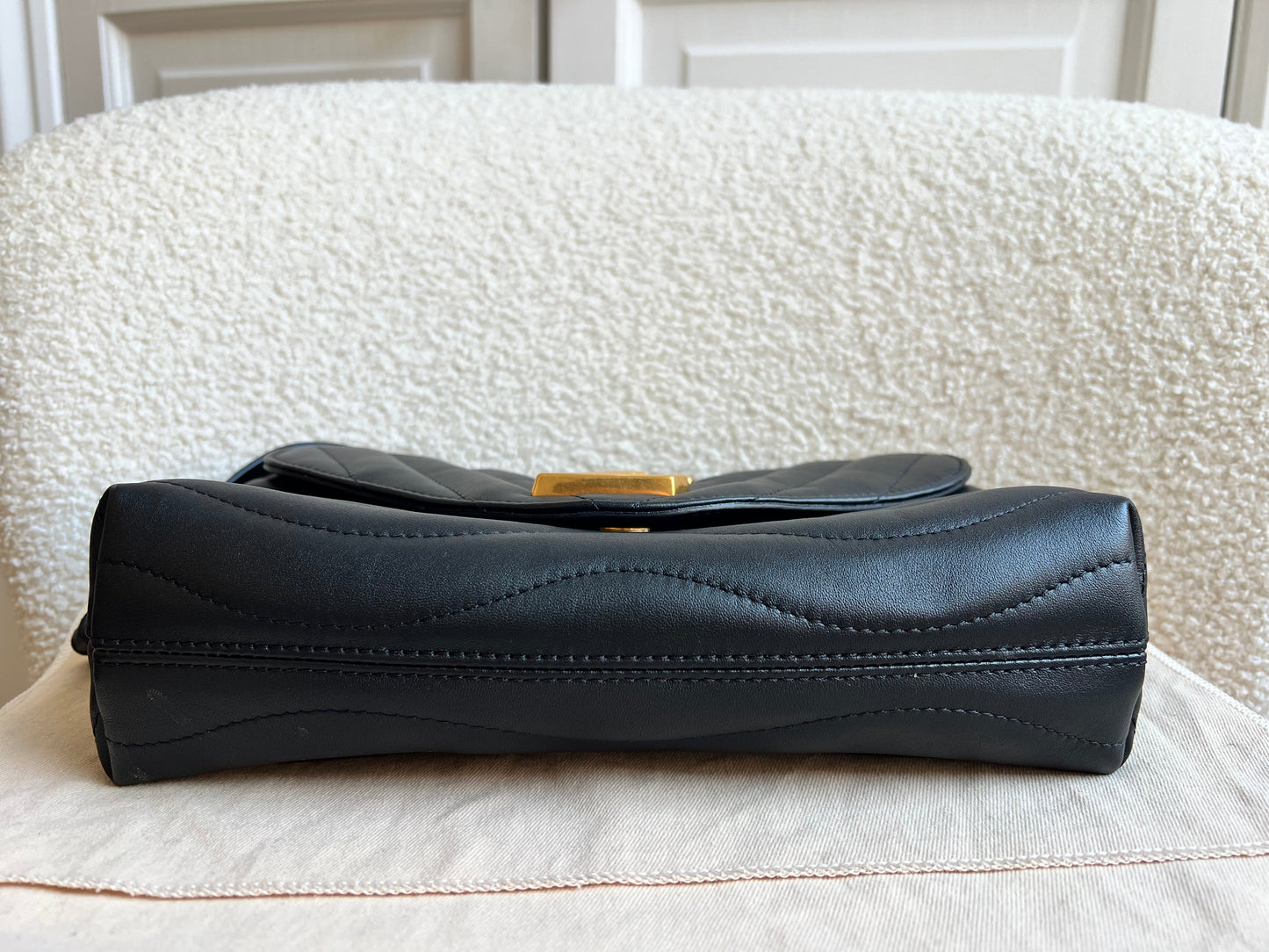 Louis Vuitton Black New Wave Chain Bag MM (RRP £2310)