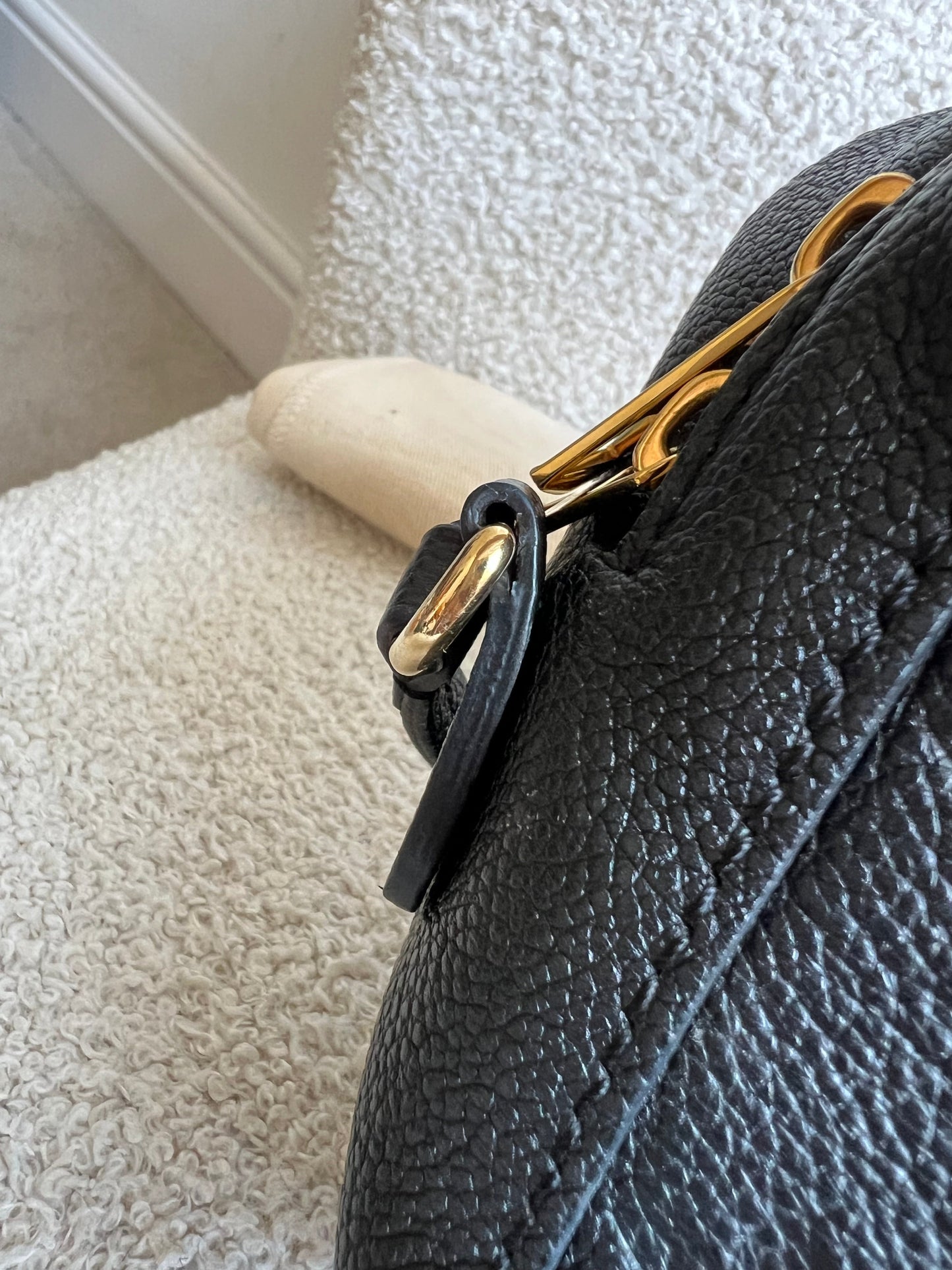 Louis Vuitton Saintonge Black Empreinte