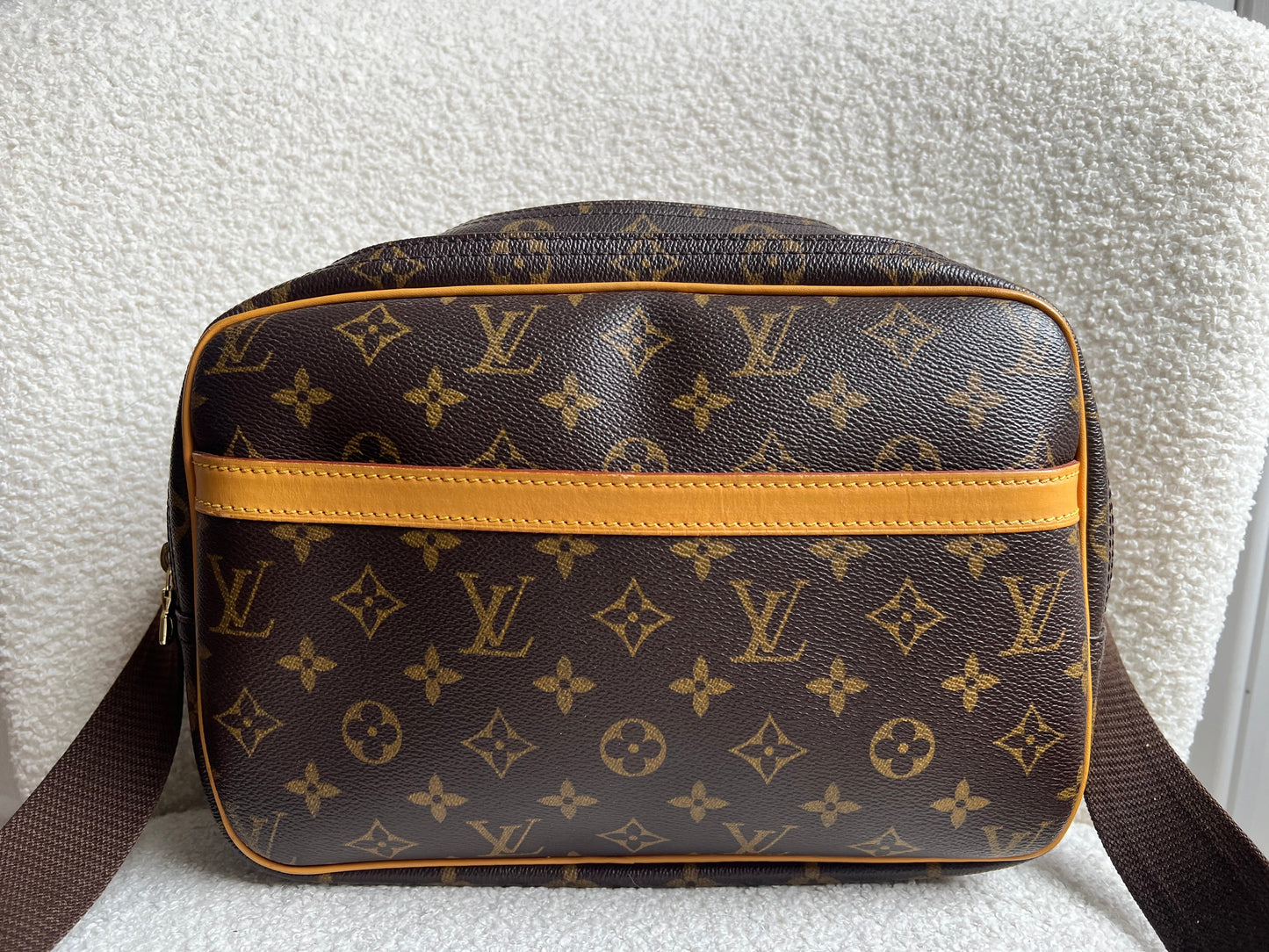 Lous Vuitton Reporter Monogram
