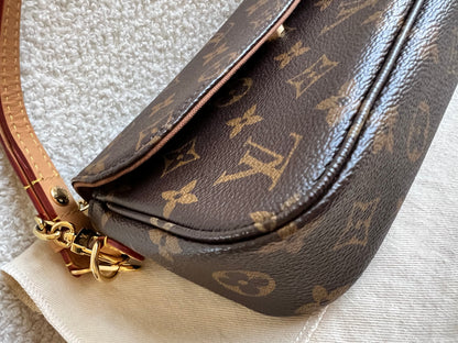 Louis Vuitton Ivy Wallet on Chain Bag Monogram Canvas (RRP £1,370)