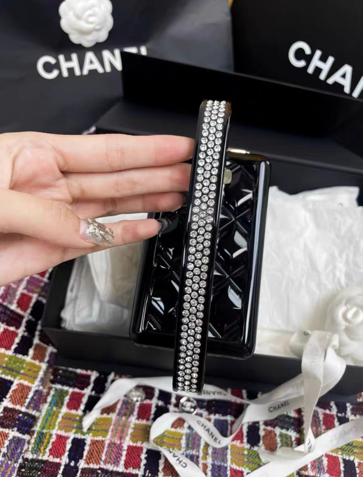 Chanel Luxury Leather Silver Handbag Silver