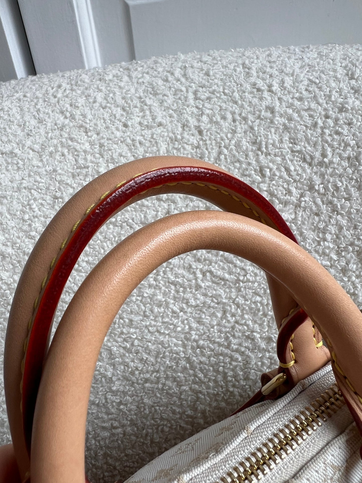 Louis Vuitton Speedy Bandouliere 20 Mastic Cream (£2420)