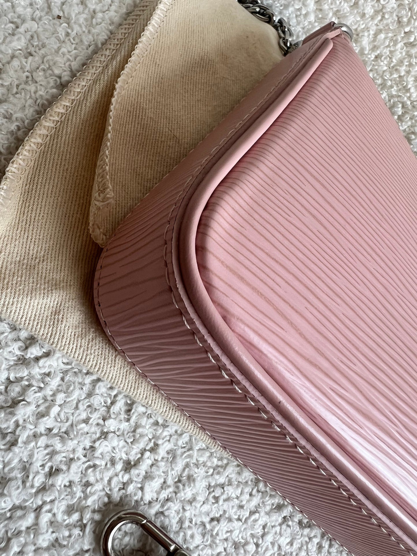 Louis Vuitton Easy Pouch Rose Ballerine Epi (RRP £1320)