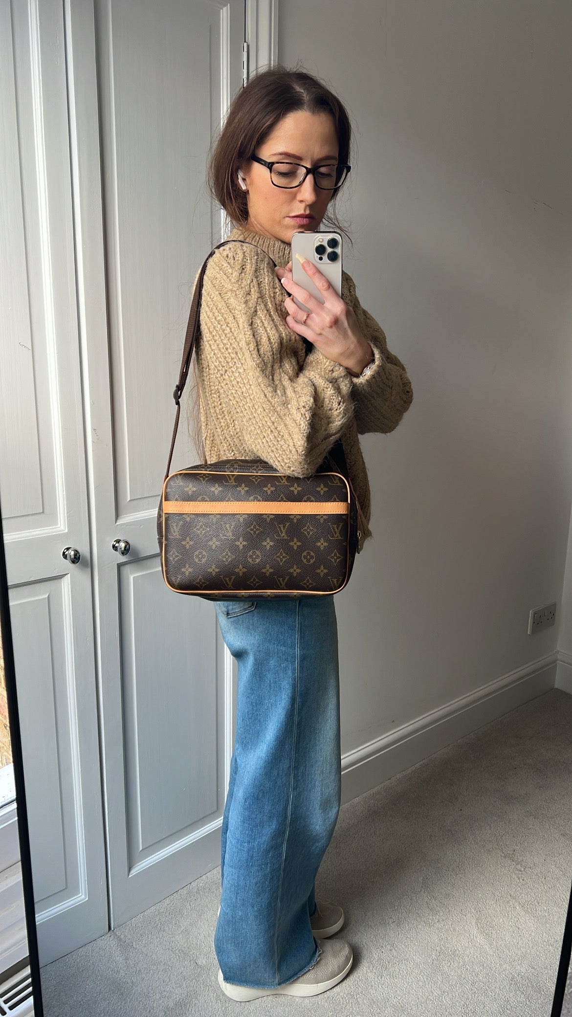 Lous Vuitton Reporter Monogram