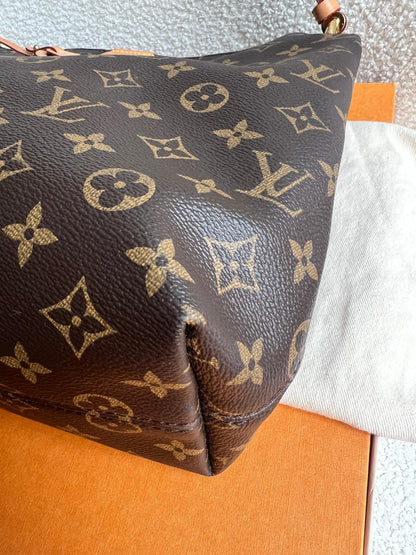Louis Vuitton Graceful PM Monogram (RRP £1,360)