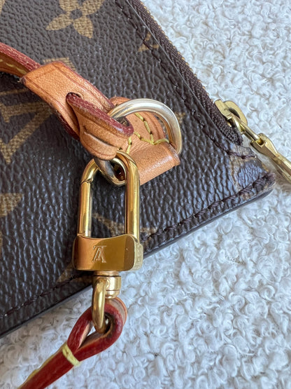Louis Vuitton Pouch (from Neverfull MM) in Monogram